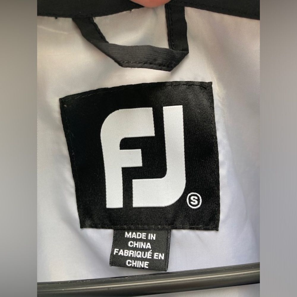 FootJoy Women’s Golf Performance Jacket 1/2 Zip Pullover Black FJ Stretch - Picture 4 of 13